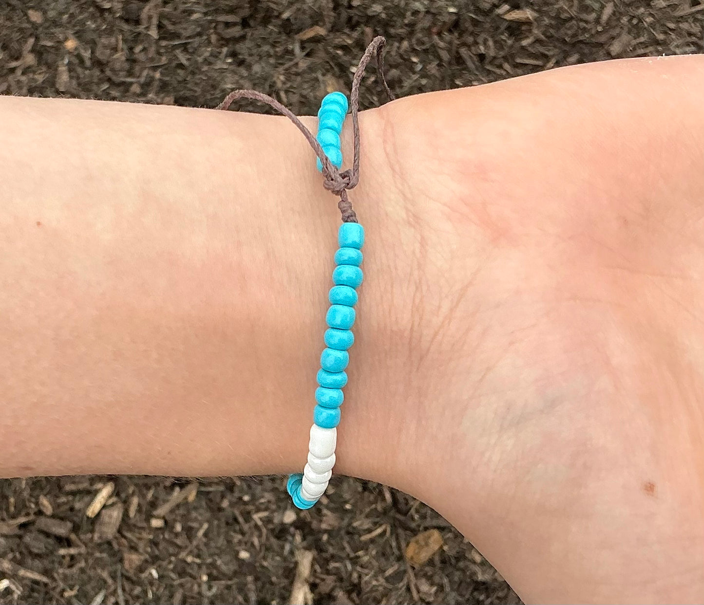 Blue And White Bracelet. Seed Bead Bracelet. Beaded Bracelet. Beach Life Style Bracelet. Handmade Bracelets. Boho Bracelet. Boho Style. Boho Fashion. Boho Chic. Tie On Bracelet. Hemp Bracelet. Hemp Jewellery.