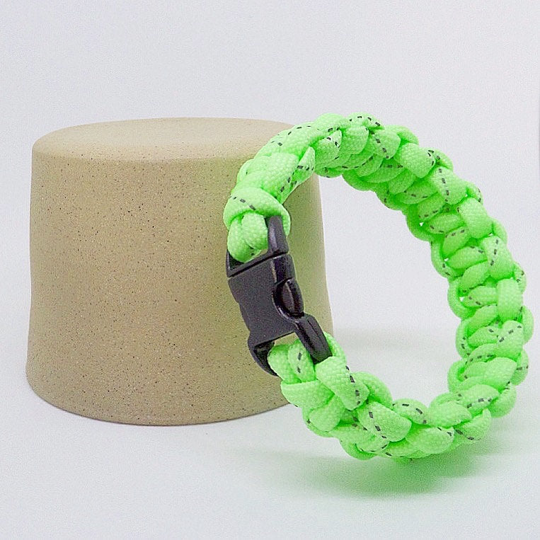 Glow In The Dark Paracord Bracelet - Green.