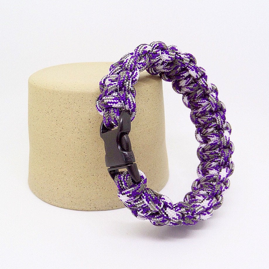 Mauve and Grey Paracord Bracelet.