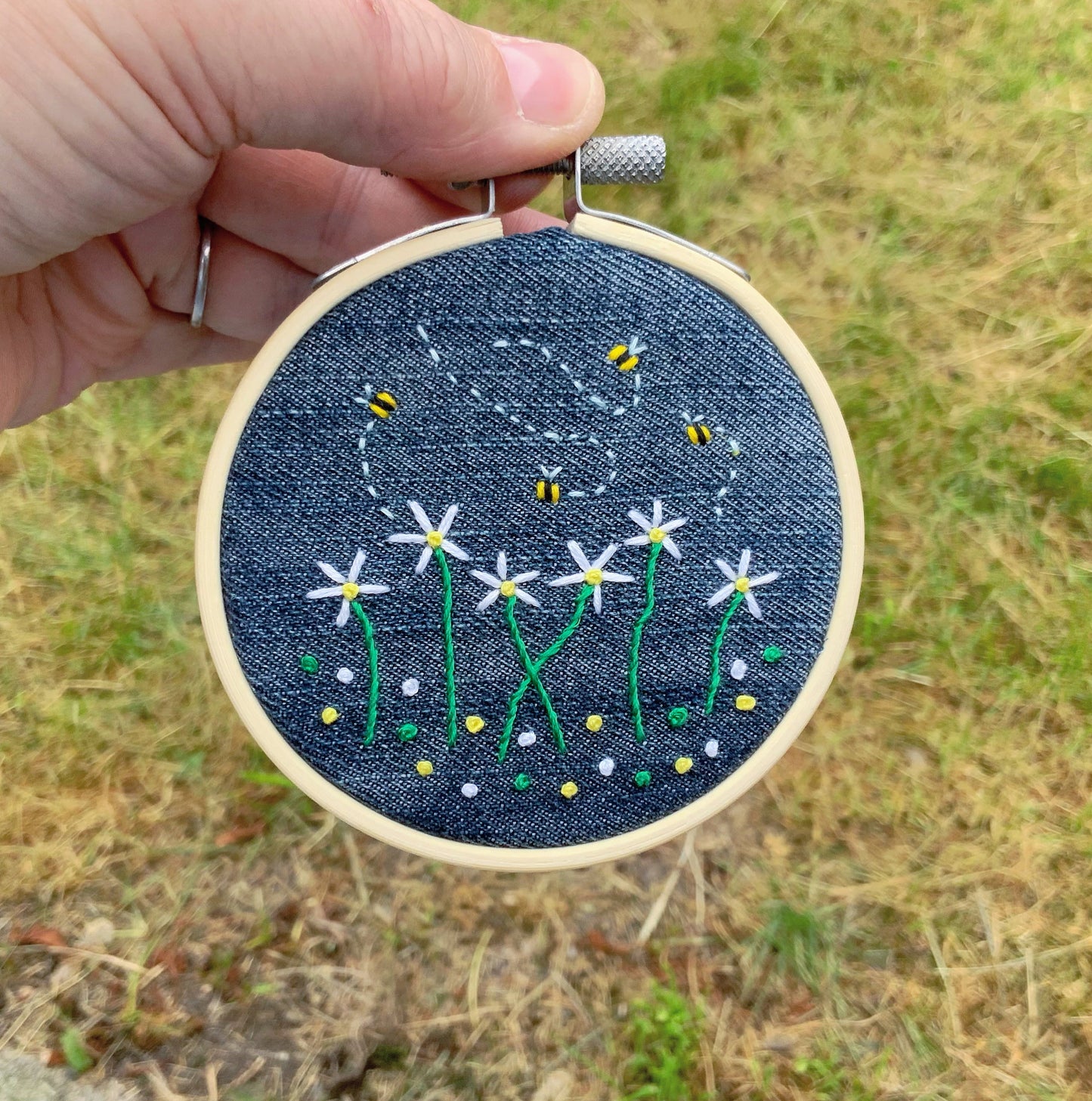Embroidered Flower Hoop. Daisy Hoop.